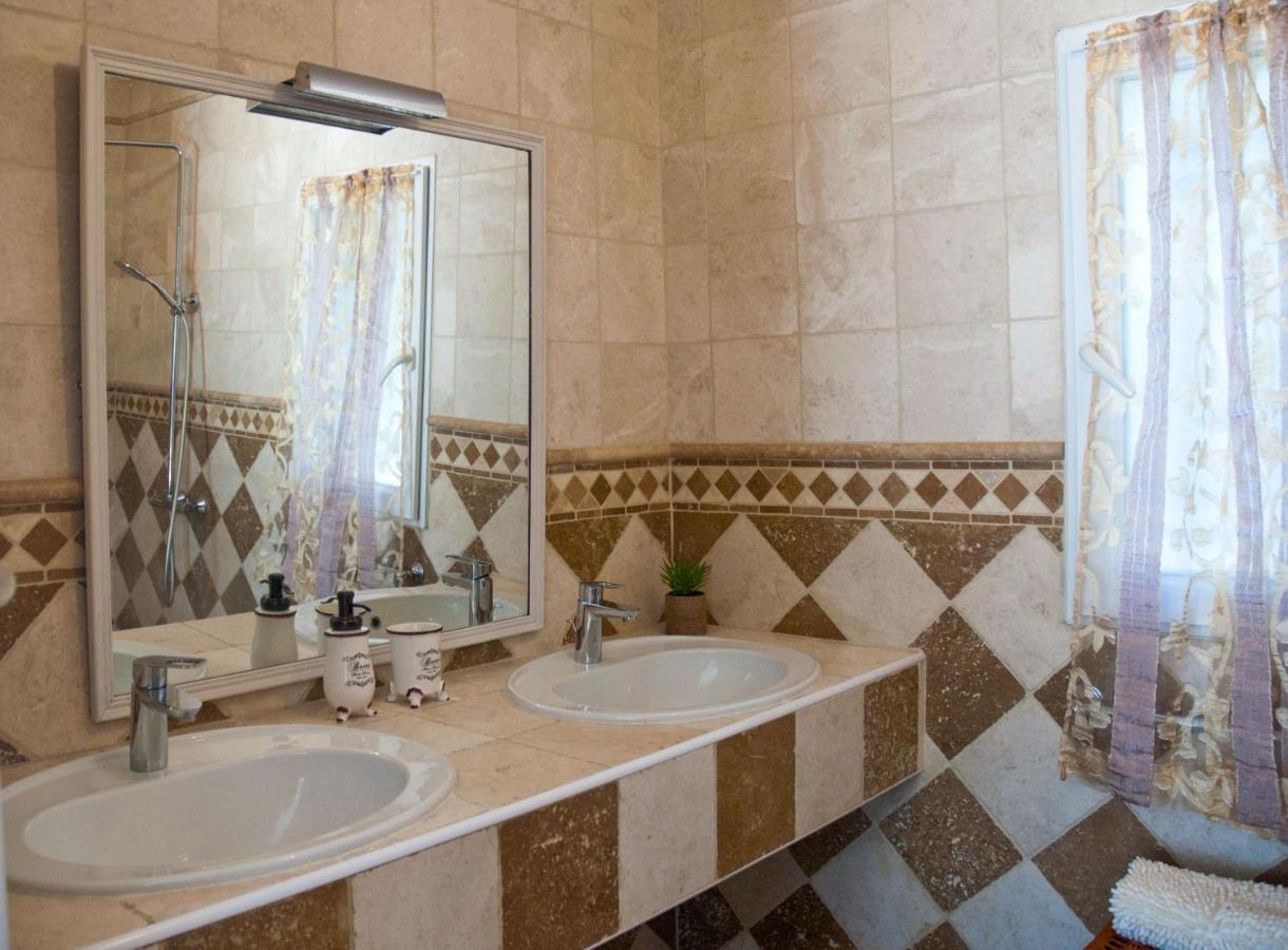 Hotel Vintage Provence Arles Esterno foto